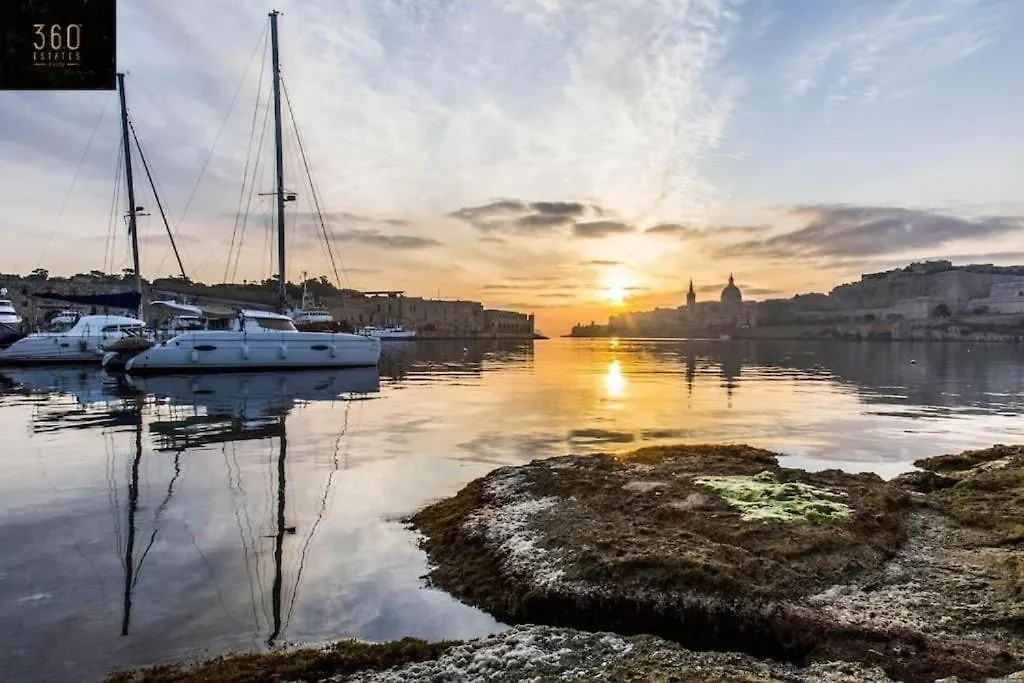 Designer Seaside 2Br Apt With Wifi And Ac & Comfy Beds By 360 Estates Gzira 0*,