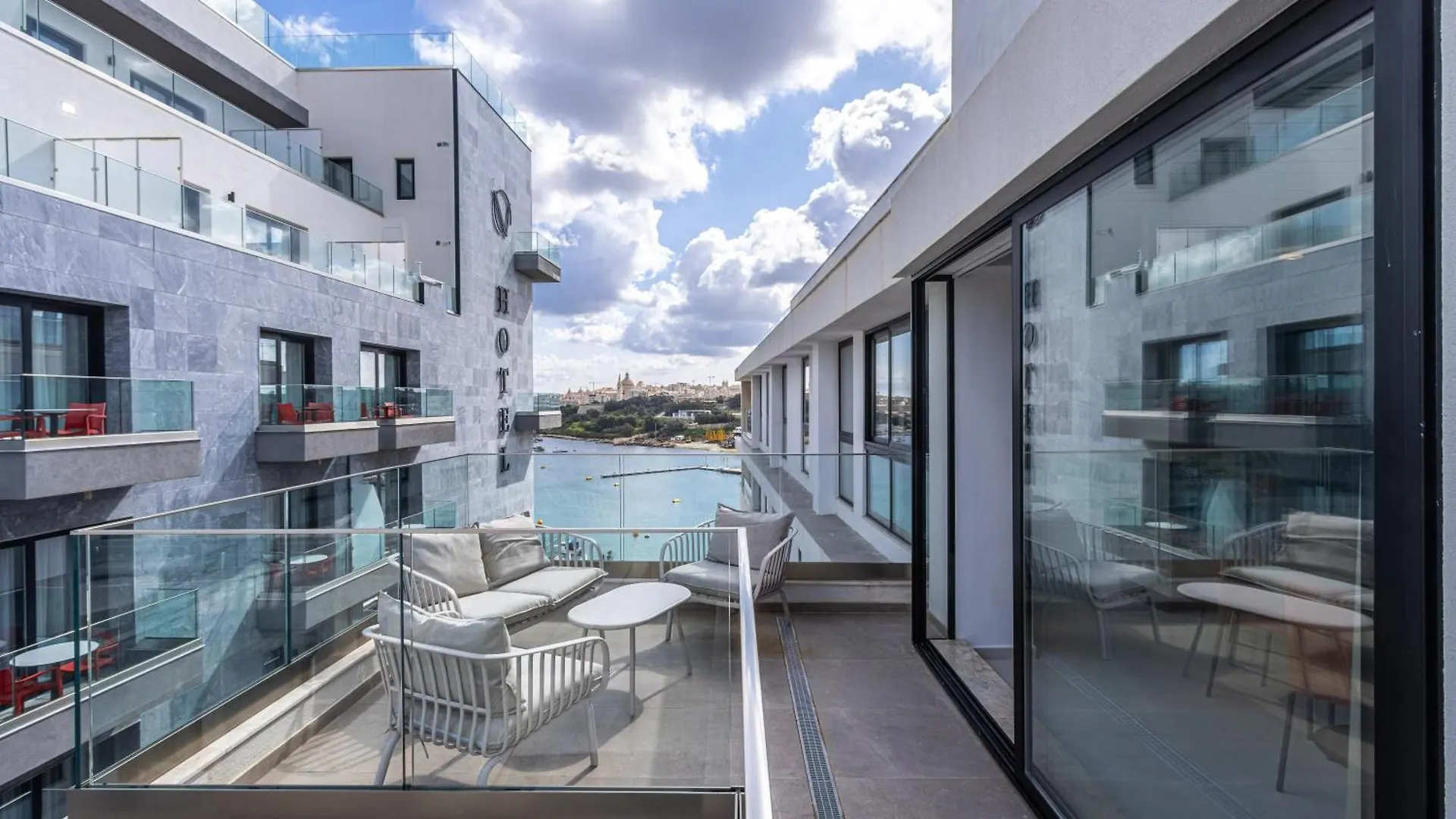 Designer Seaside 2Br Apt With Wifi And Ac & Comfy Beds By 360 Estates Gzira